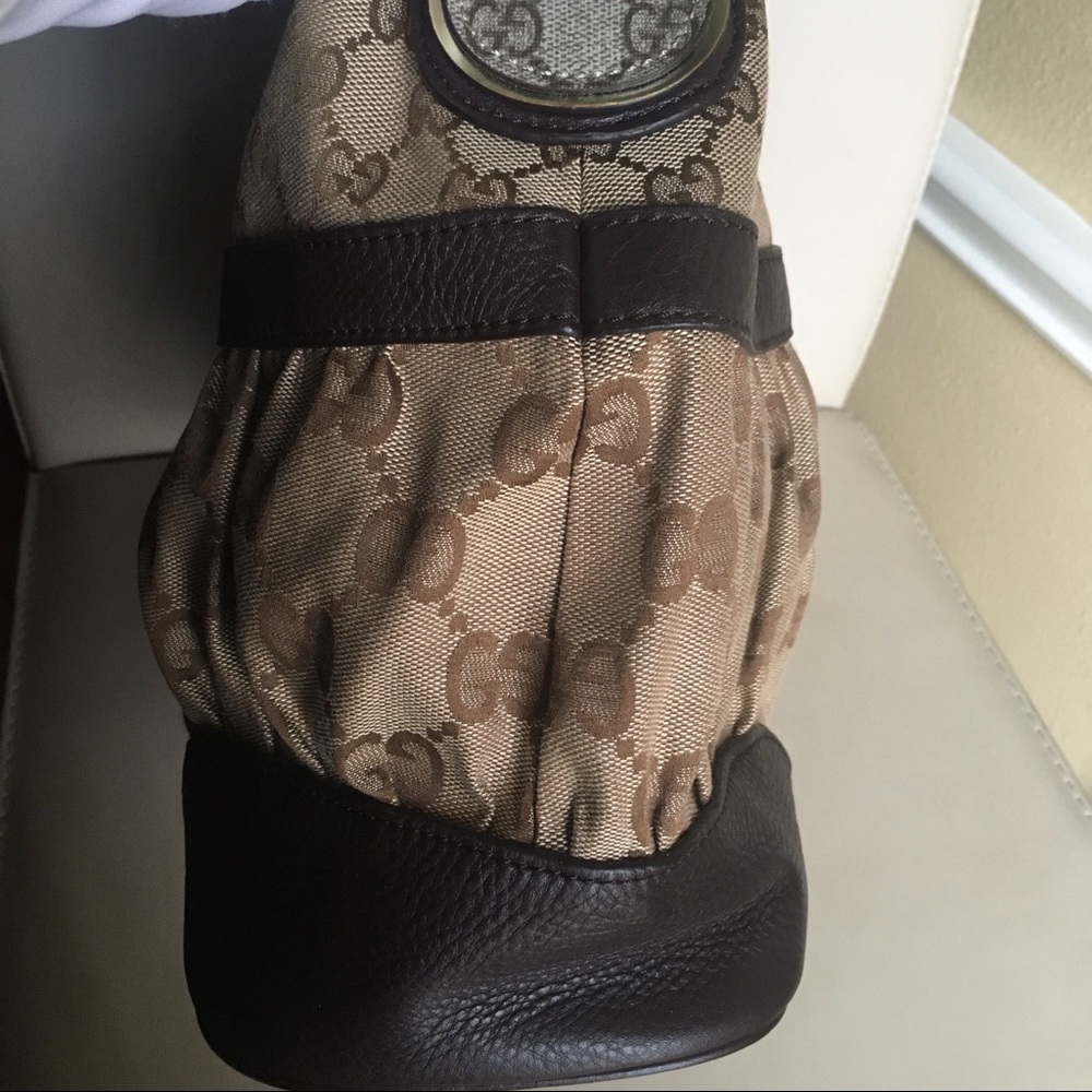 Gucci Shoulder Bag - Picture 10 of 12